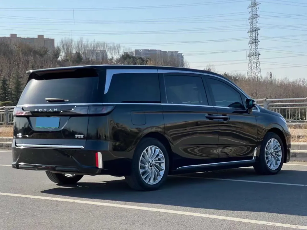 2022 Voyah Dream 1.5T 136HP L4 PHEV 25.57KWH,autocango,china used car exporter,china ev exporter,chinese used car exporter,chinese used ev exporter