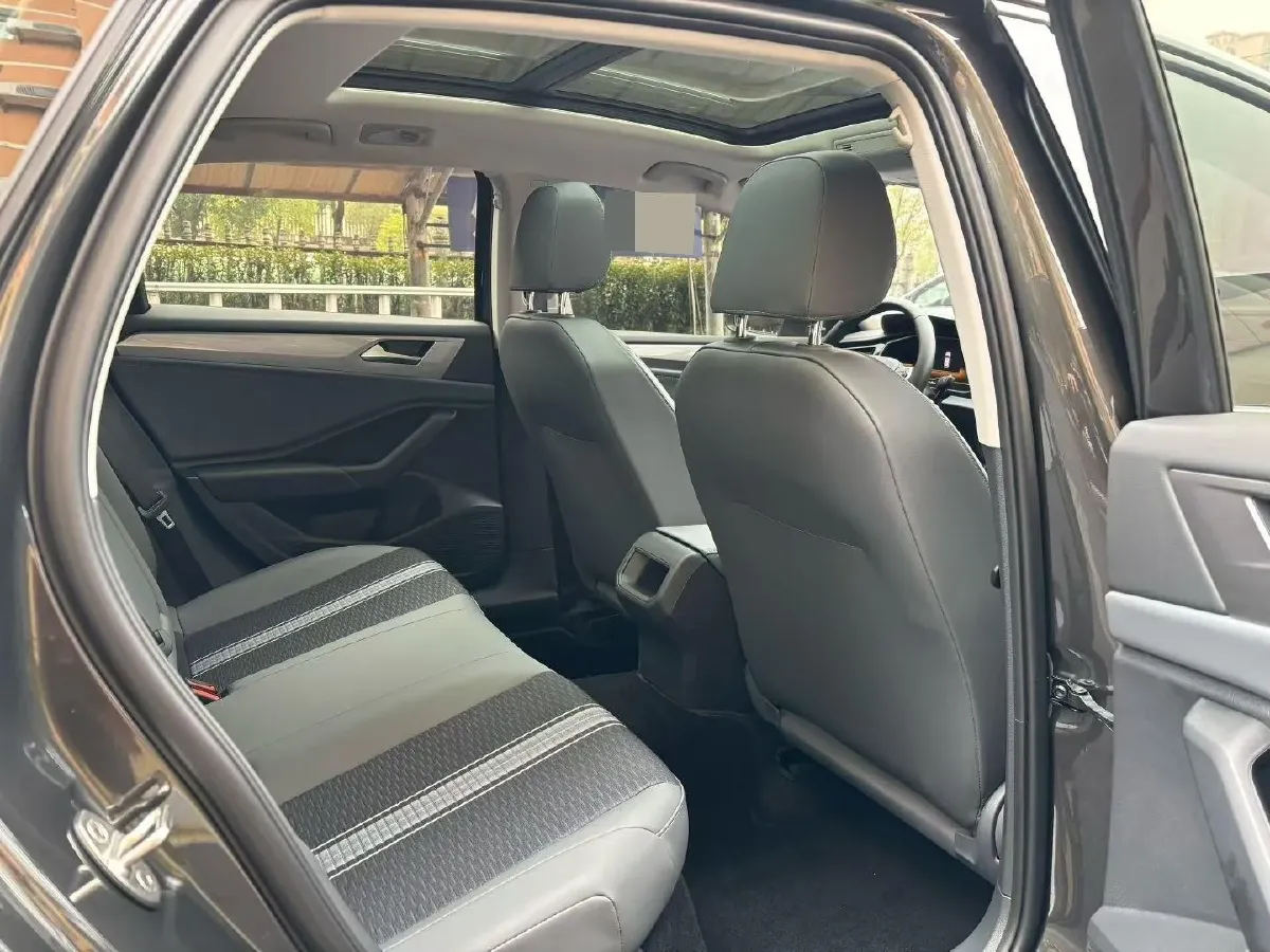 2025 Volkswagen Sagitar 1.2T 116HP L4 7DCT,autocango,china used car exporter,china ev exporter,chinese used car exporter,chinese used ev exporter