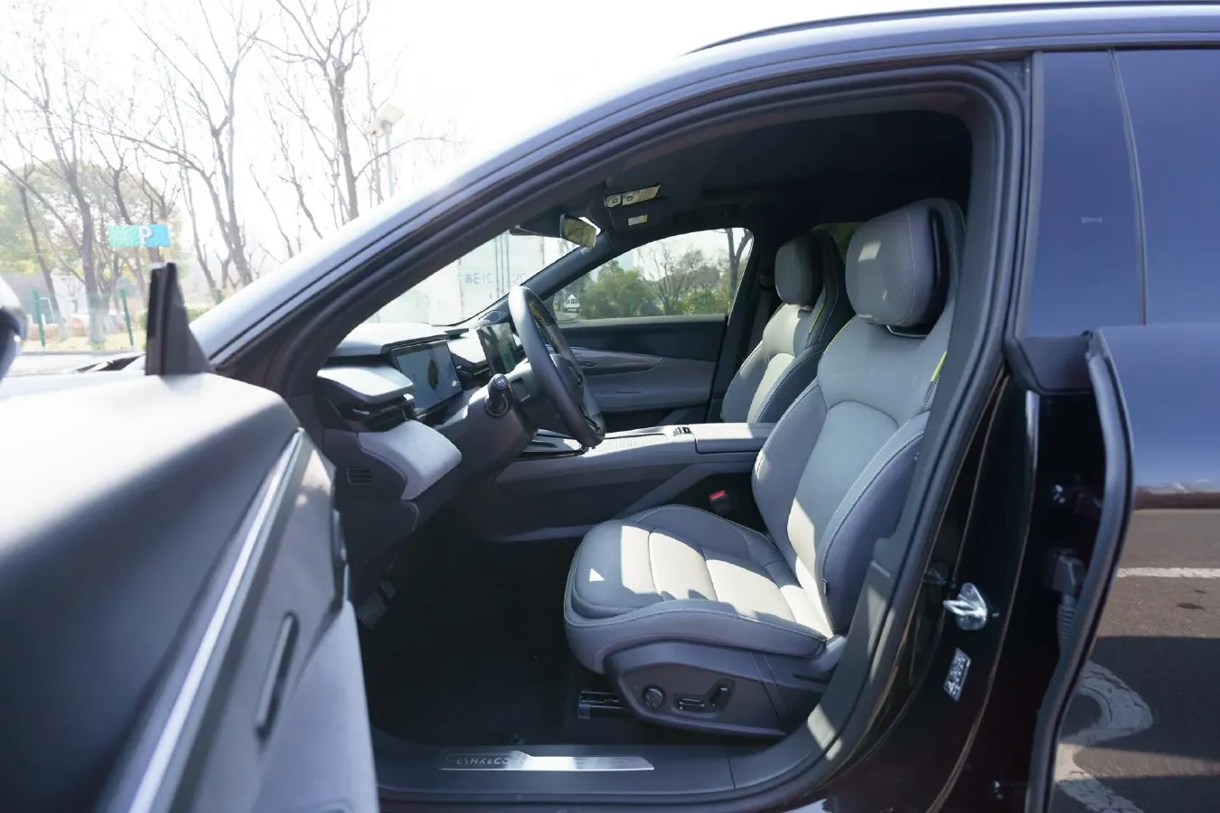 2025 LYNK&CO 08 EM-P 1.5T 163HP L4 3DHT PHEV 21.2KWH,autocango,china used car exporter,china ev exporter,chinese used car exporter,chinese used ev exporter