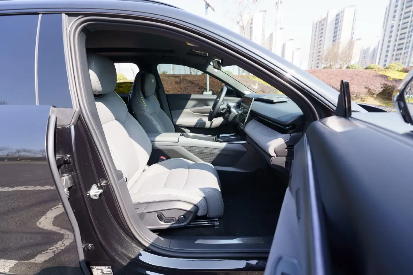 2025 LYNK&CO 08 EM-P 1.5T 163HP L4 3DHT PHEV 21.2KWH,autocango,china used car exporter,china ev exporter,chinese used car exporter,chinese used ev exporter