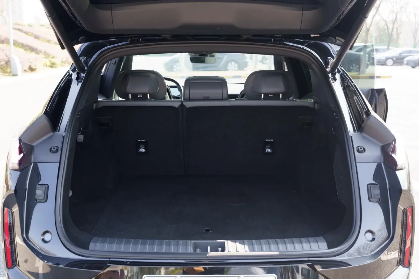 2025 LYNK&CO 08 EM-P 1.5T 163HP L4 3DHT PHEV 21.2KWH,autocango,china used car exporter,china ev exporter,chinese used car exporter,chinese used ev exporter