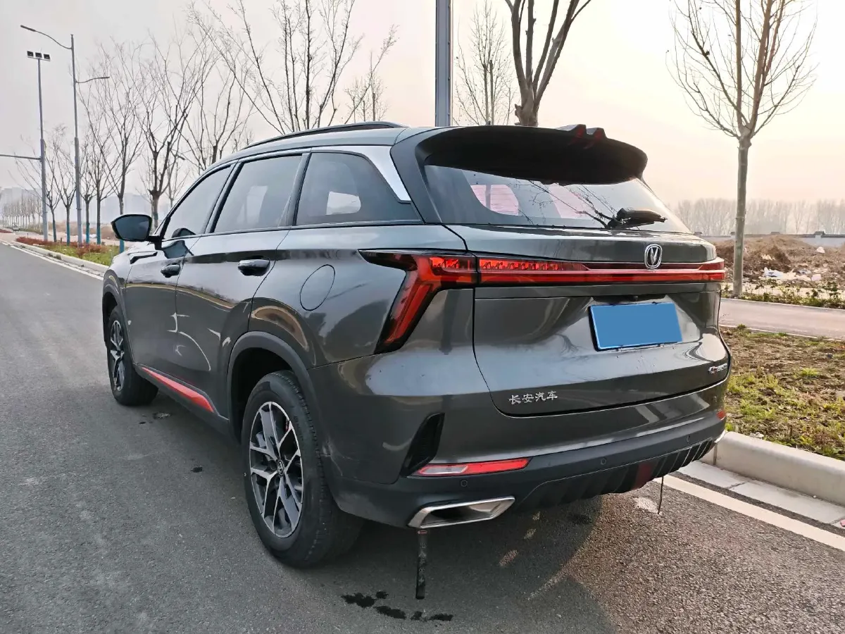 2023 ChangAn CS75 Plus 2.0T 233HP L4 8AT,autocango,china used car exporter,china ev exporter,chinese used car exporter,chinese used ev exporter