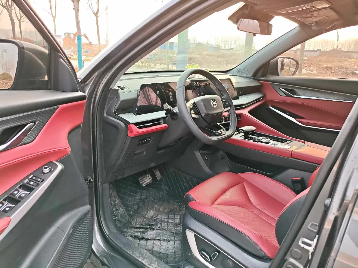 2023 ChangAn CS75 Plus 2.0T 233HP L4 8AT,autocango,china used car exporter,china ev exporter,chinese used car exporter,chinese used ev exporter