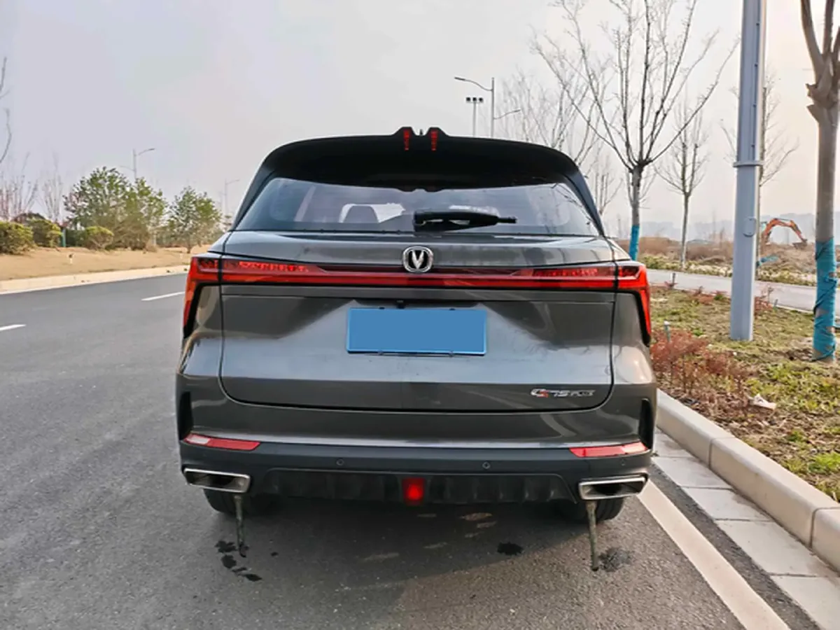 2023 ChangAn CS75 Plus 2.0T 233HP L4 8AT,autocango,china used car exporter,china ev exporter,chinese used car exporter,chinese used ev exporter