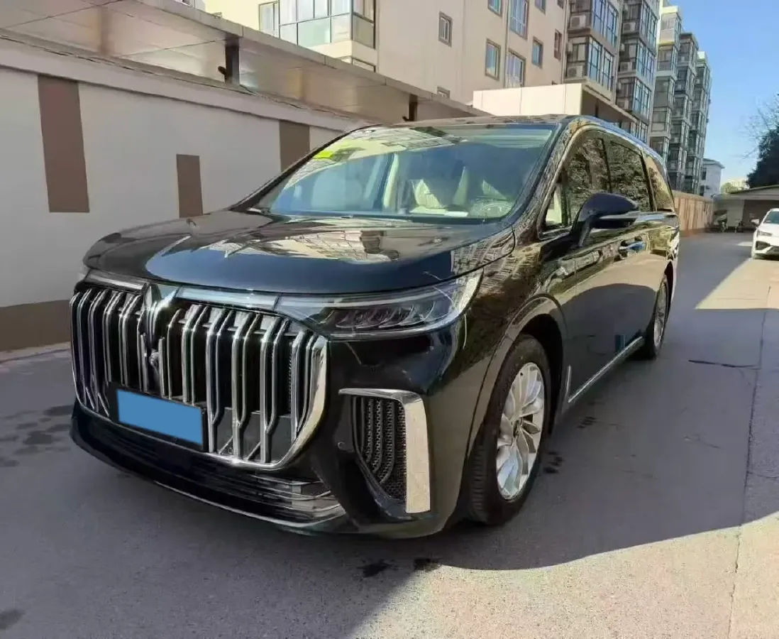 2025 Voyah Dream 1.5T 150HP L4 PHEV 41.7KWH,autocango,china used car exporter,china ev exporter,chinese used car exporter,chinese used ev exporter
