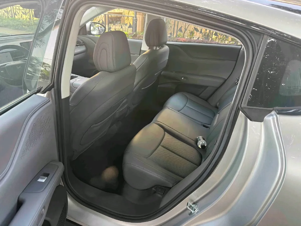 2025 Xpeng G6 BEV 68.5KWH,autocango,china used car exporter,china ev exporter,chinese used car exporter,chinese used ev exporter