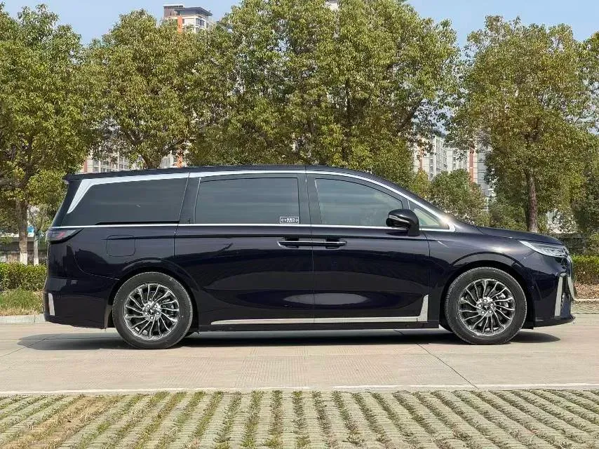 2022 Voyah Dream 1.5T 136HP L4 PHEV 25.57KWH,autocango,china used car exporter,china ev exporter,chinese used car exporter,chinese used ev exporter