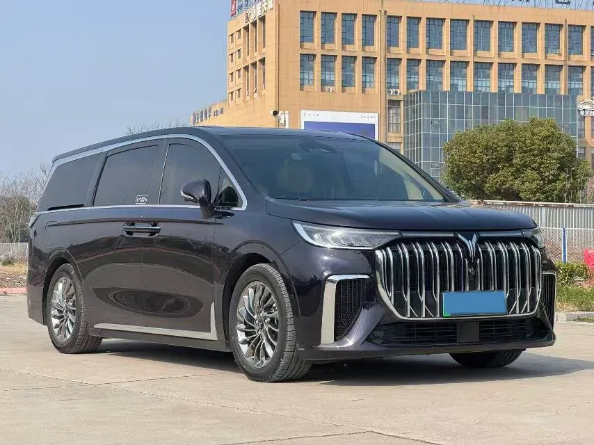 2022 Voyah Dream 1.5T 136HP L4 PHEV 25.57KWH,autocango,china used car exporter,china ev exporter,chinese used car exporter,chinese used ev exporter