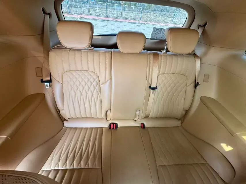 2022 Voyah Dream 1.5T 136HP L4 PHEV 25.57KWH,autocango,china used car exporter,china ev exporter,chinese used car exporter,chinese used ev exporter