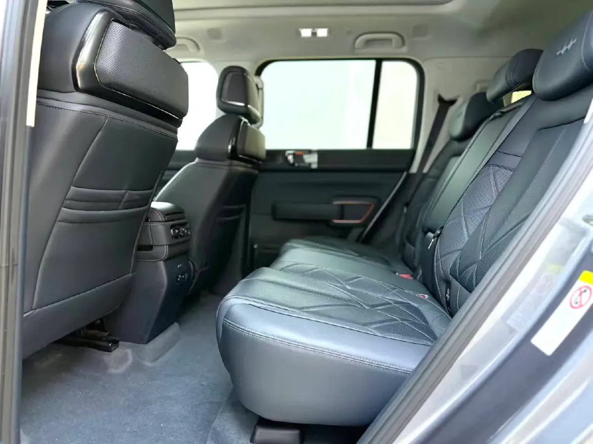 2023 FangChengBao Bao 5 1.5T 194HP L4 E-CVT PHEV 31.8KWH,autocango,china used car exporter,china ev exporter,chinese used car exporter,chinese used ev exporter