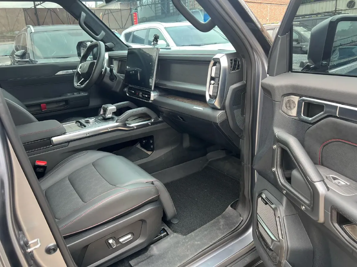 2024 Jetour Traveller 2.0T 254HP L4 7DCT,autocango,china used car exporter,china ev exporter,chinese used car exporter,chinese used ev exporter