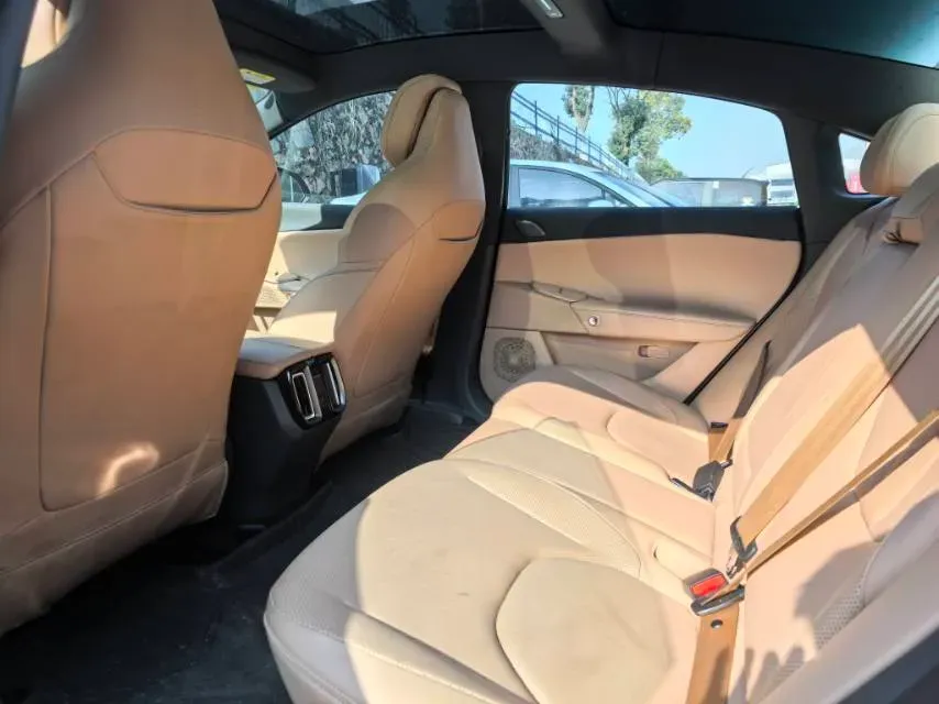 2024 ARCFOX αT5 BEV 79.2KWH,autocango,china used car exporter,china ev exporter,chinese used car exporter,chinese used ev exporter