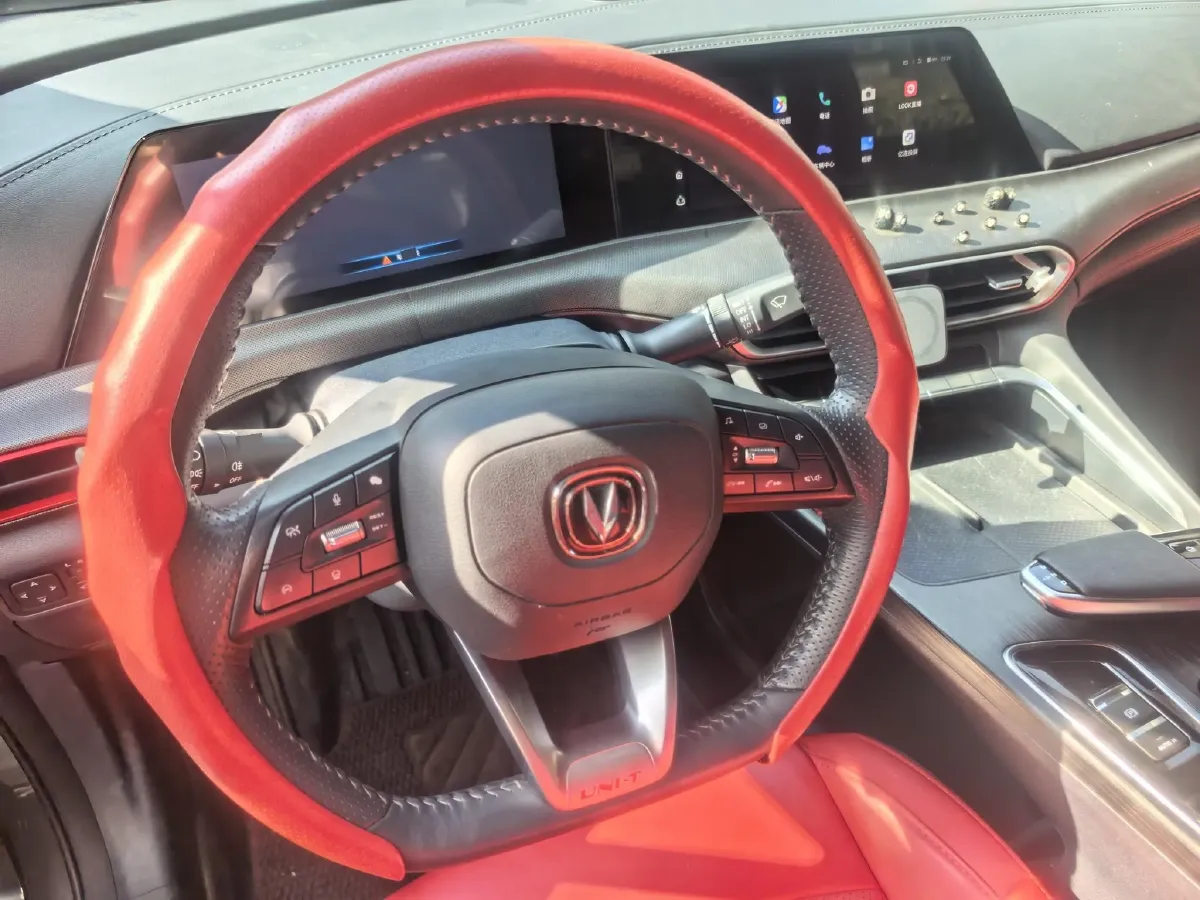 2020 ChangAn UNI-T 1.5T 180HP L4 7DCT,autocango,china used car exporter,china ev exporter,chinese used car exporter,chinese used ev exporter