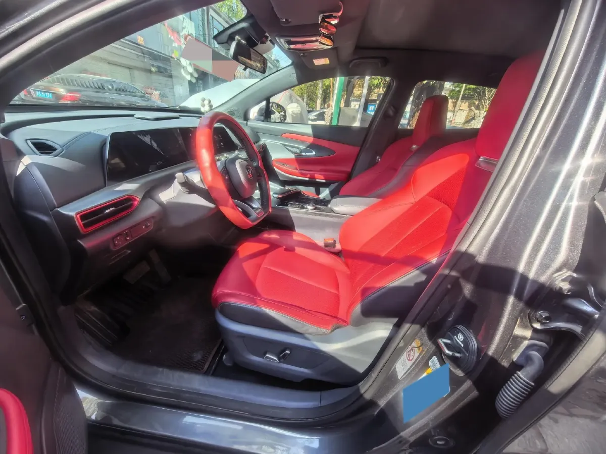 2020 ChangAn UNI-T 1.5T 180HP L4 7DCT,autocango,china used car exporter,china ev exporter,chinese used car exporter,chinese used ev exporter