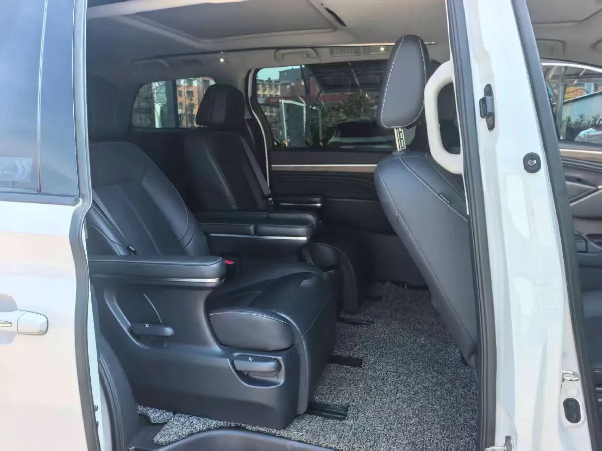 2021 GAC Trumpchi M8 2.0T 252HP L4 8AT,autocango,china used car exporter,china ev exporter,chinese used car exporter,chinese used ev exporter