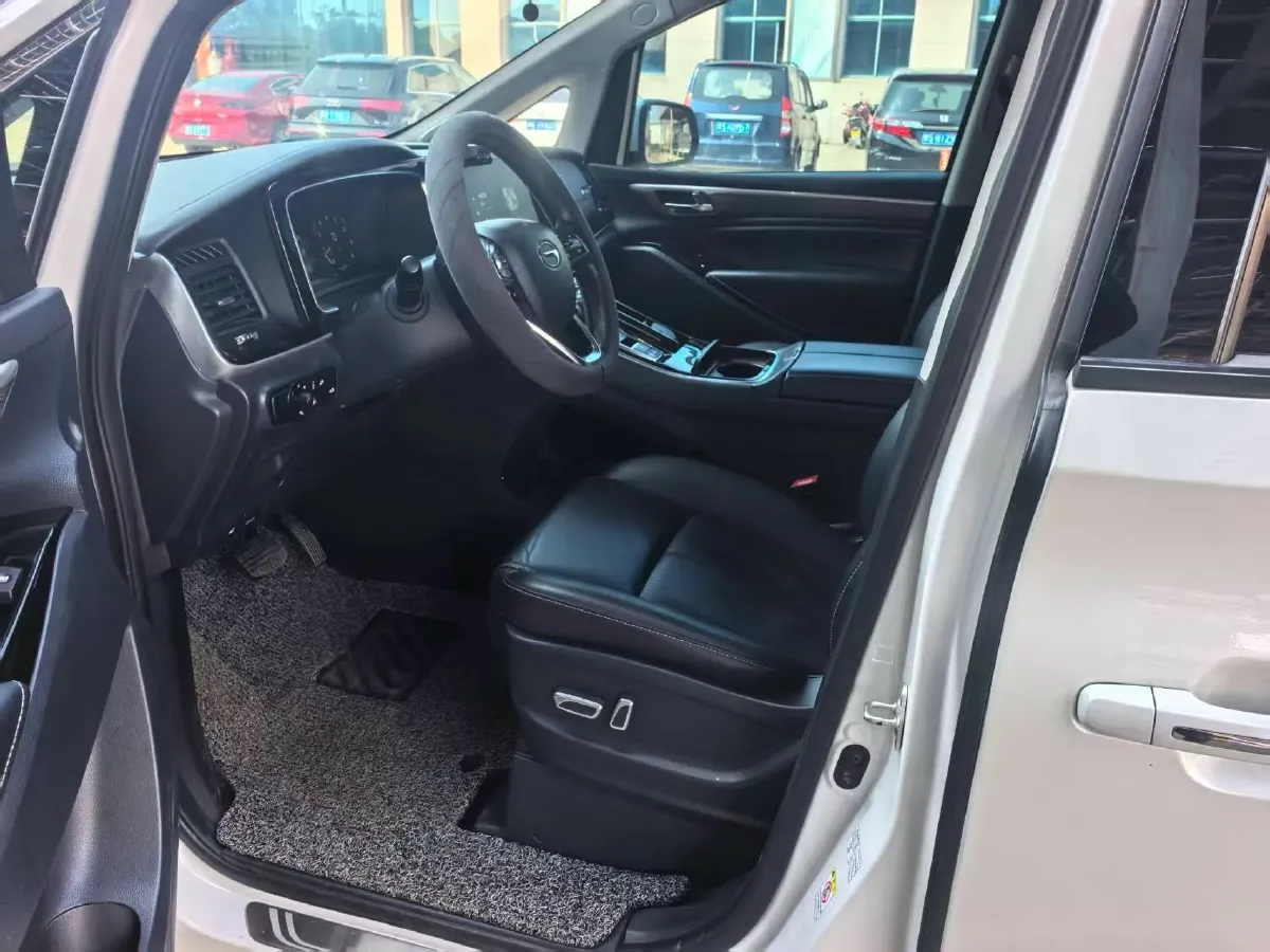 2021 GAC Trumpchi M8 2.0T 252HP L4 8AT,autocango,china used car exporter,china ev exporter,chinese used car exporter,chinese used ev exporter