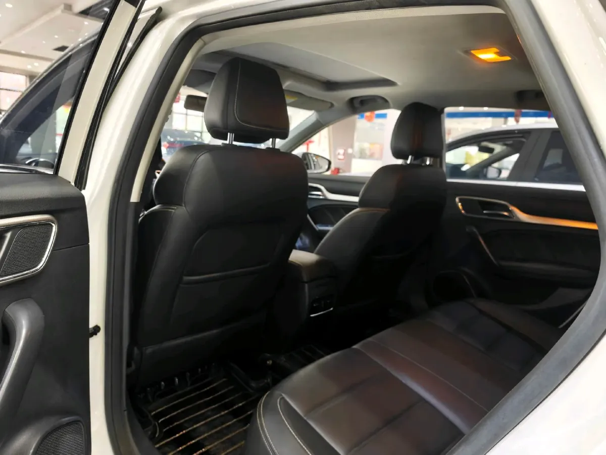 2019 MAXUS XinTu V80 2.5T 136HP L4 6AMT,autocango,china used car exporter,china ev exporter,chinese used car exporter,chinese used ev exporter