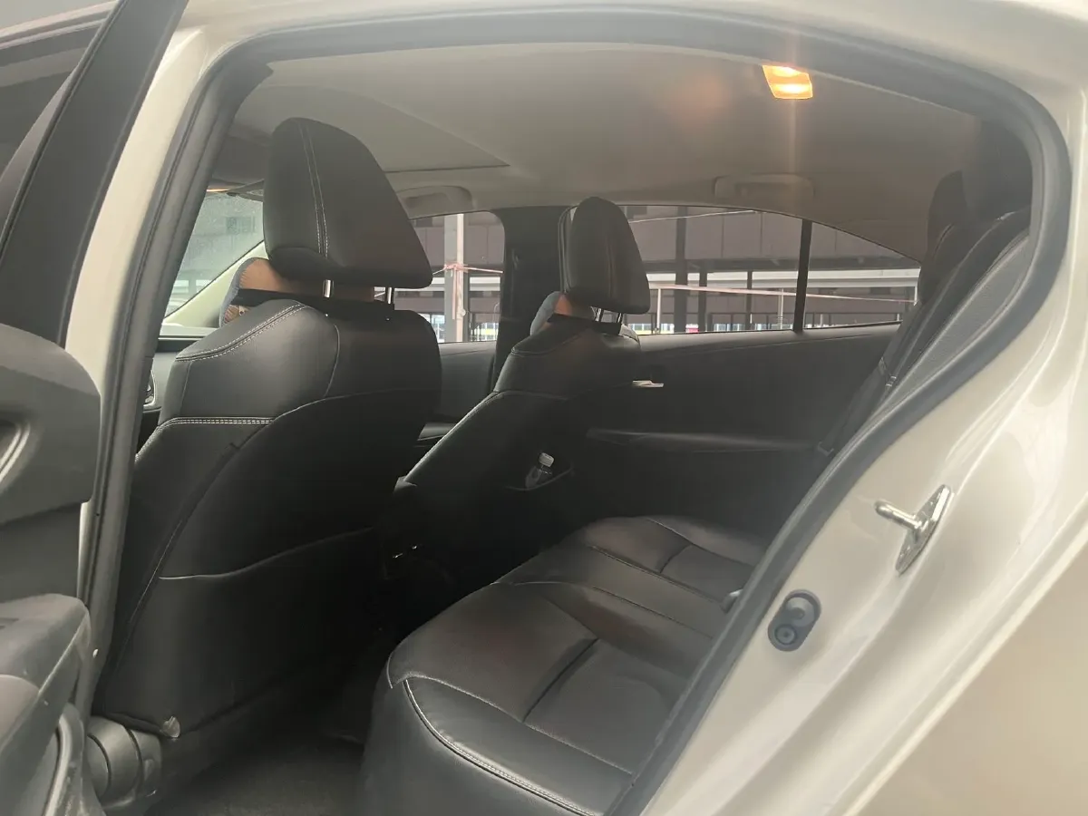 2021 Toyota Corolla 1.2T 116HP L4 CVT,autocango,china used car exporter,china ev exporter,chinese used car exporter,chinese used ev exporter