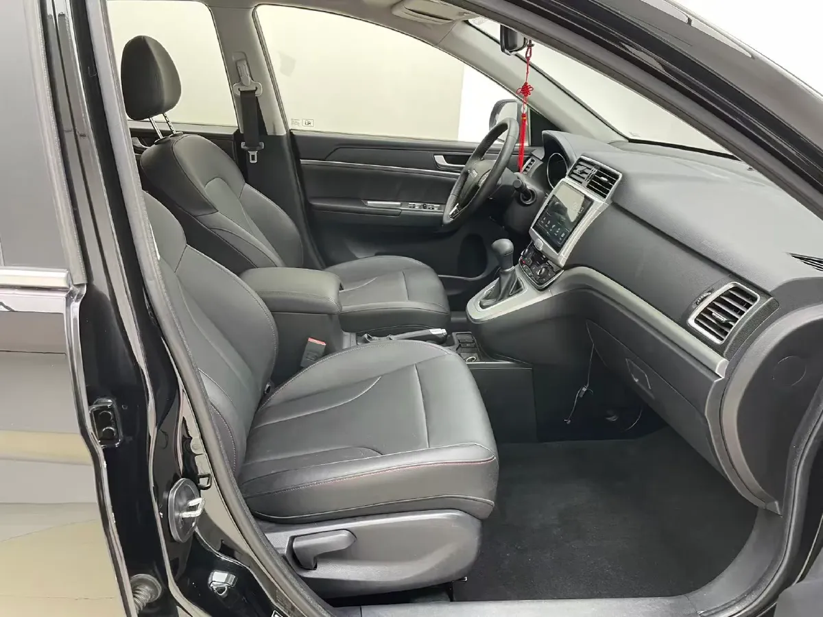 2019 Haval M6 1.5T 150HP L4 7DCT,autocango,china used car exporter,china ev exporter,chinese used car exporter,chinese used ev exporter