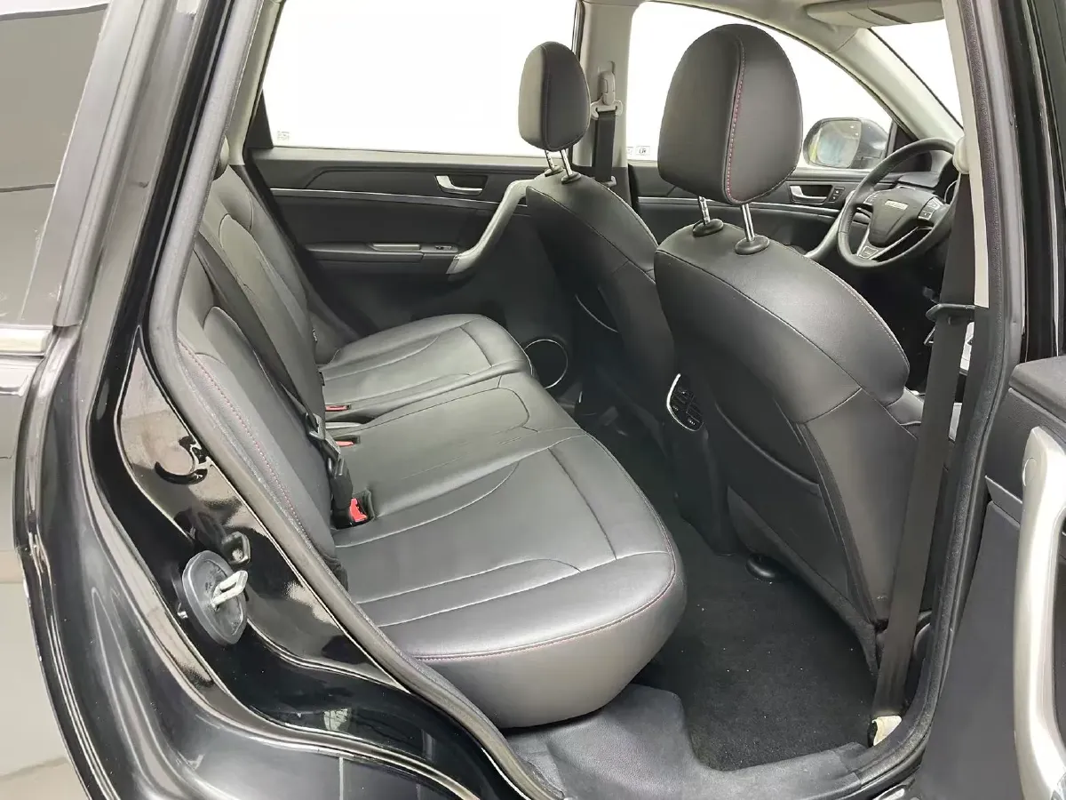 2019 Haval M6 1.5T 150HP L4 7DCT,autocango,china used car exporter,china ev exporter,chinese used car exporter,chinese used ev exporter