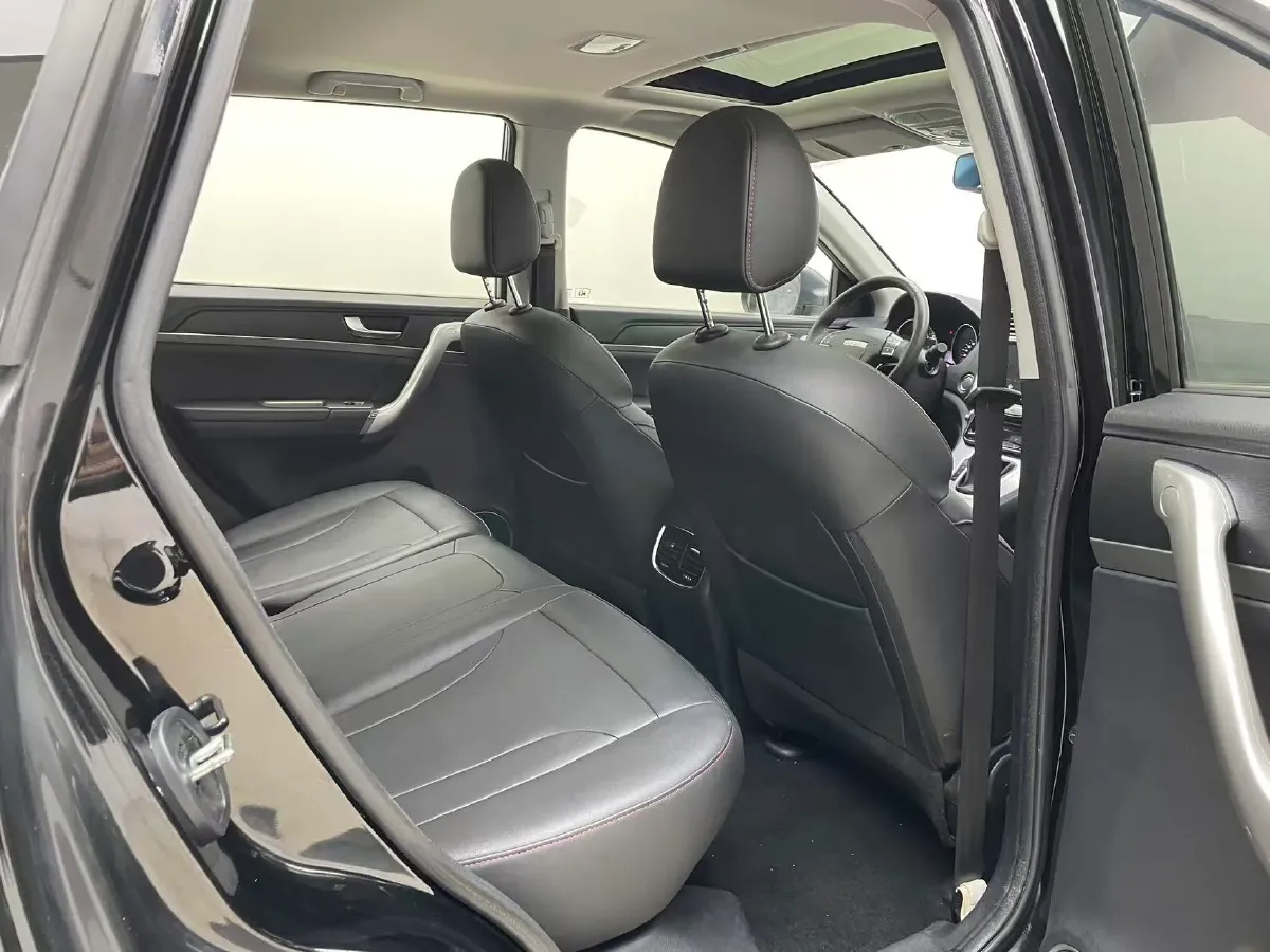 2019 Haval M6 1.5T 150HP L4 7DCT,autocango,china used car exporter,china ev exporter,chinese used car exporter,chinese used ev exporter