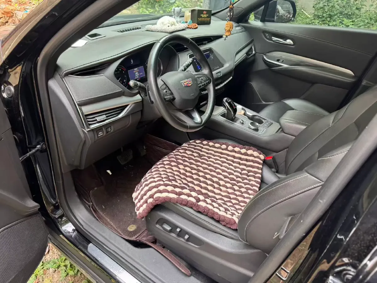 2022 Cadillac XT4 2.0T 237HP L4 9AT,autocango,china used car exporter,china ev exporter,chinese used car exporter,chinese used ev exporter