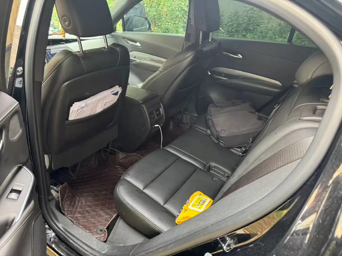 2022 Cadillac XT4 2.0T 237HP L4 9AT,autocango,china used car exporter,china ev exporter,chinese used car exporter,chinese used ev exporter