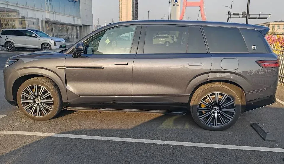 2025 Denza DenzaN9 2.0T 207HP L4 E-CVT PHEV,autocango,china used car exporter,china ev exporter,chinese used car exporter,chinese used ev exporter