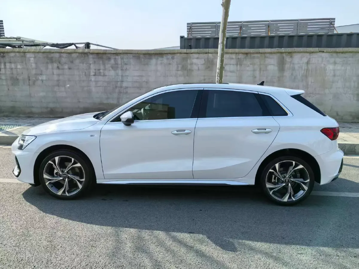 2025 Audi A3 1.5T 160HP L4 7DCT,autocango,china used car exporter,china ev exporter,chinese used car exporter,chinese used ev exporter