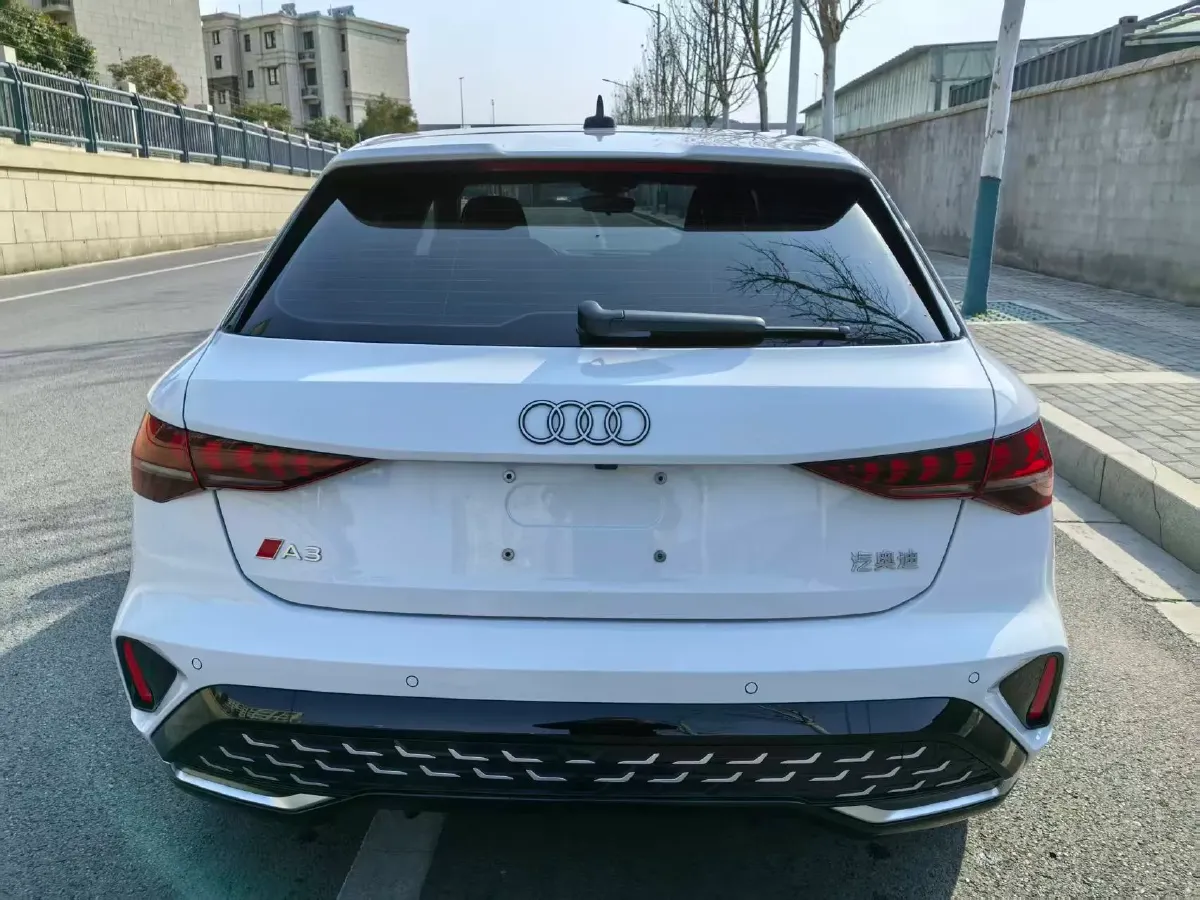 2025 Audi A3 1.5T 160HP L4 7DCT,autocango,china used car exporter,china ev exporter,chinese used car exporter,chinese used ev exporter