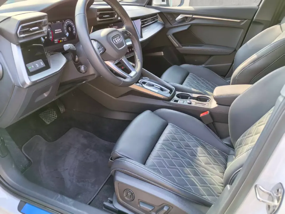 2025 Audi A3 1.5T 160HP L4 7DCT,autocango,china used car exporter,china ev exporter,chinese used car exporter,chinese used ev exporter