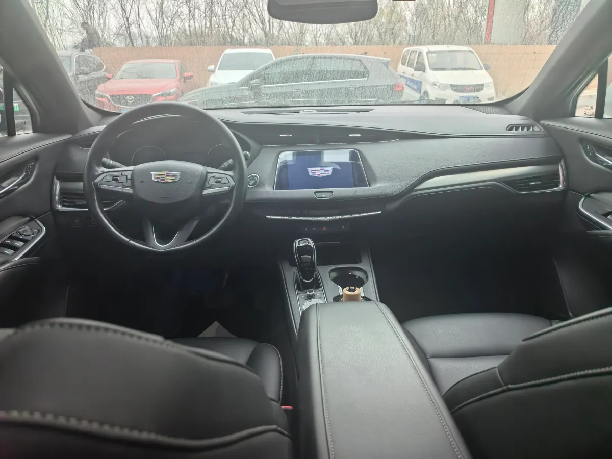 2020 Cadillac XT4 2.0T 241HP L4 9AT,autocango,china used car exporter,china ev exporter,chinese used car exporter,chinese used ev exporter