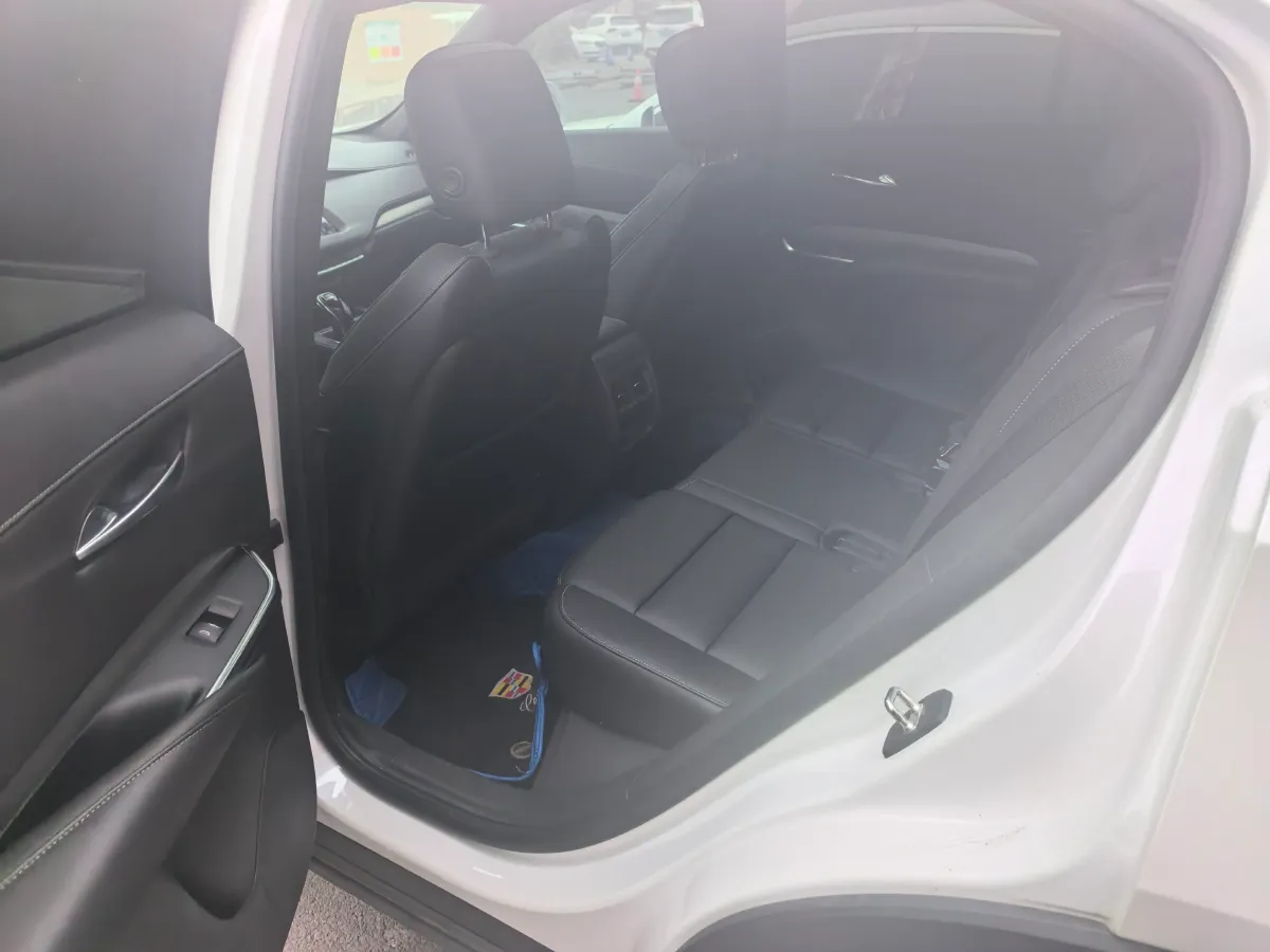 2020 Cadillac XT4 2.0T 241HP L4 9AT,autocango,china used car exporter,china ev exporter,chinese used car exporter,chinese used ev exporter