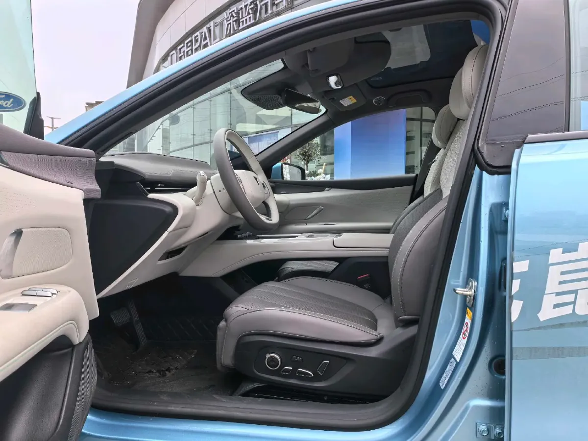 2025 Deepal L07 1.5L 98HP L4 REEV 28.39KWH,autocango,china used car exporter,china ev exporter,chinese used car exporter,chinese used ev exporter