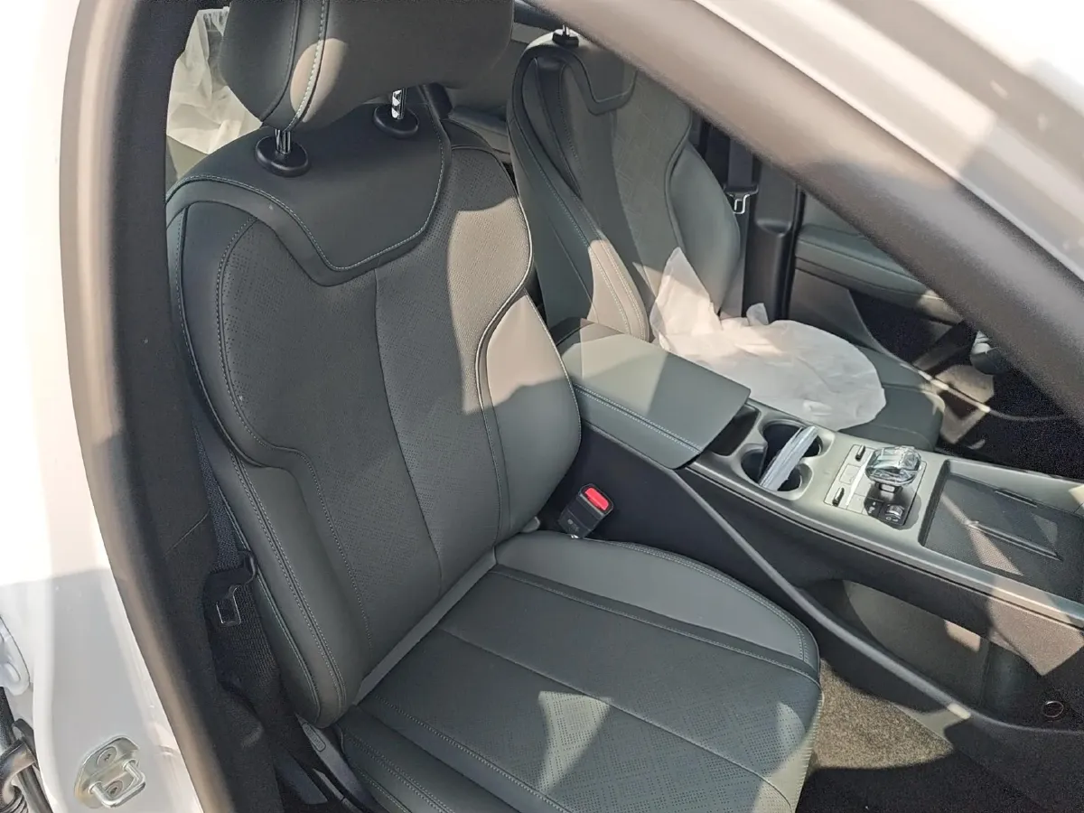 2025 BYD Seal05 DM-i 1.5L 101HP L4 E-CVT PHEV 7.68KWH,autocango,china used car exporter,china ev exporter,chinese used car exporter,chinese used ev exporter