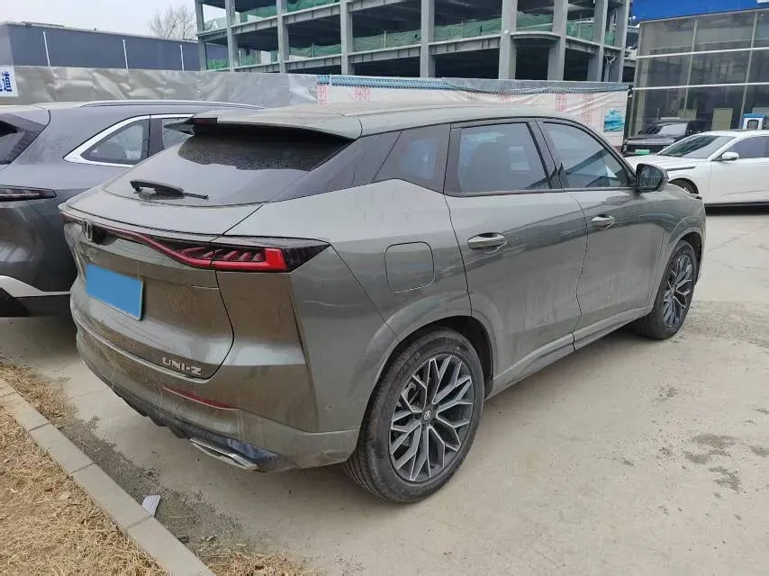 2024 ChangAn UNI-Z 1.5L 98HP L4 E-CVT PHEV 18.4KWH,autocango,china used car exporter,china ev exporter,chinese used car exporter,chinese used ev exporter
