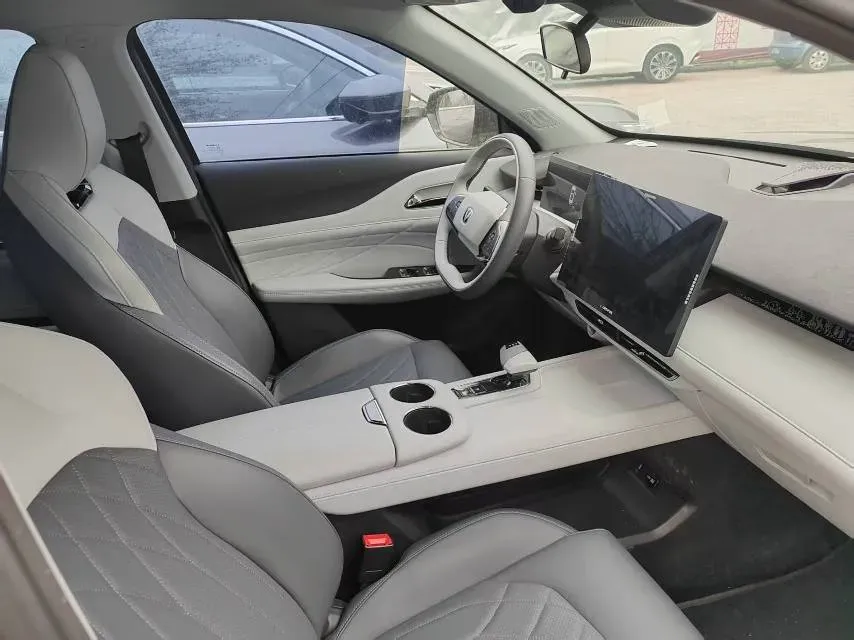 2024 ChangAn UNI-Z 1.5L 98HP L4 E-CVT PHEV 18.4KWH,autocango,china used car exporter,china ev exporter,chinese used car exporter,chinese used ev exporter