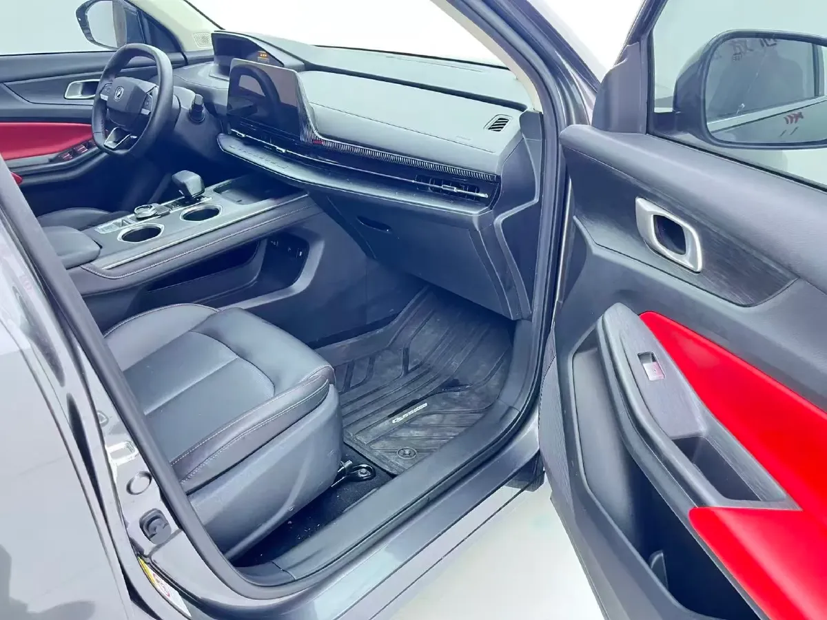 2022 ChangAn Oshan X7 Plus 1.5T 188HP L4 7DCT,autocango,china used car exporter,china ev exporter,chinese used car exporter,chinese used ev exporter