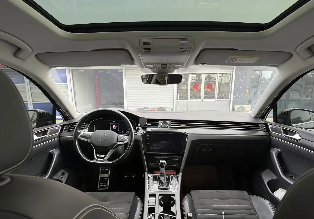 2020 Volkswagen Magotan 2.0T 220HP L4 7DCT,autocango,china used car exporter,china ev exporter,chinese used car exporter,chinese used ev exporter