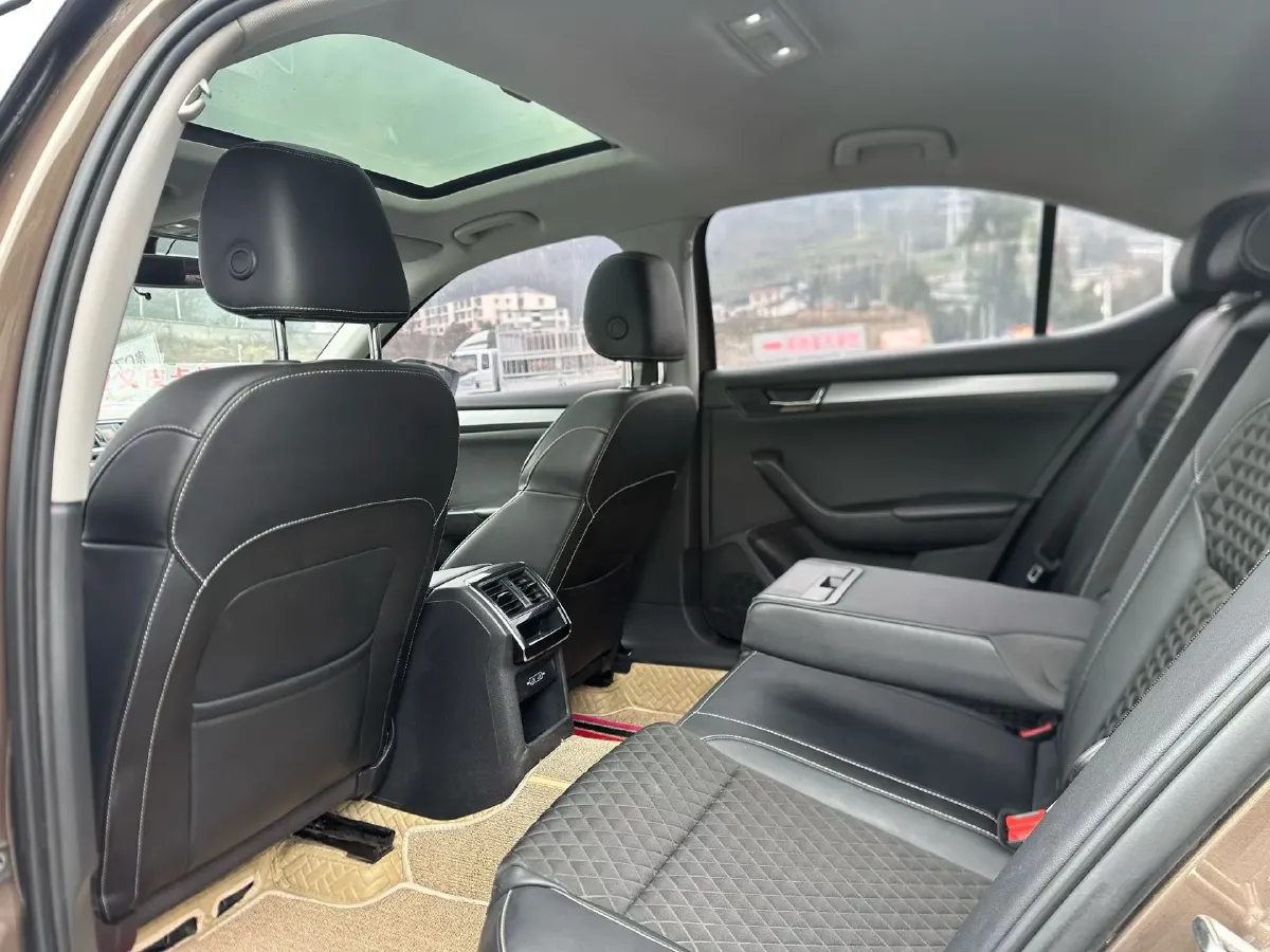 2018 Nissan Terra 2.5L 184HP L4 7AT,autocango,china used car exporter,china ev exporter,chinese used car exporter,chinese used ev exporter