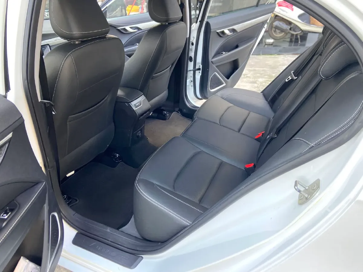 2019 Geely Emgrand 1.5L 109HP L4 5MT,autocango,china used car exporter,china ev exporter,chinese used car exporter,chinese used ev exporter