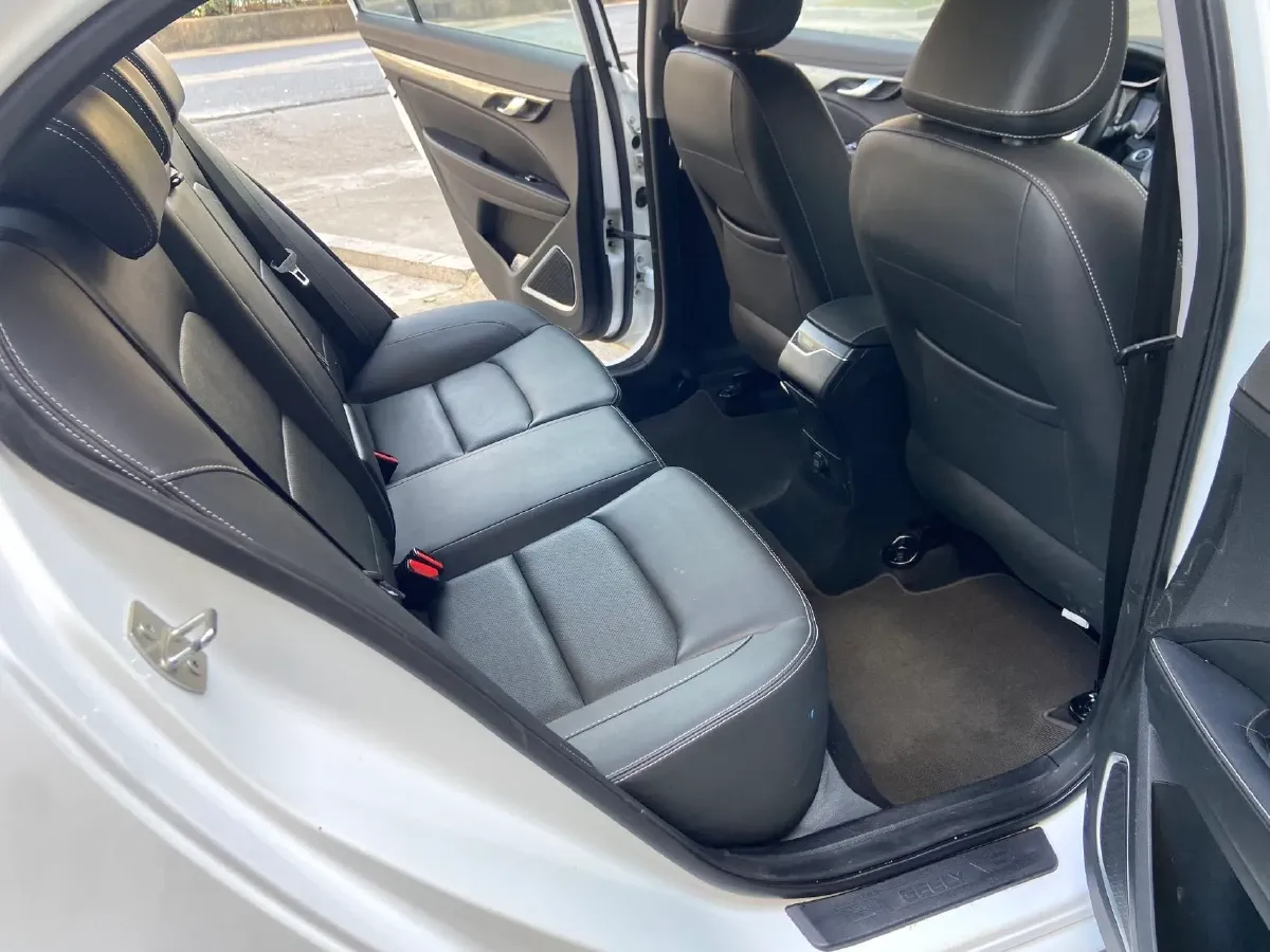 2019 Geely Emgrand 1.5L 109HP L4 5MT,autocango,china used car exporter,china ev exporter,chinese used car exporter,chinese used ev exporter