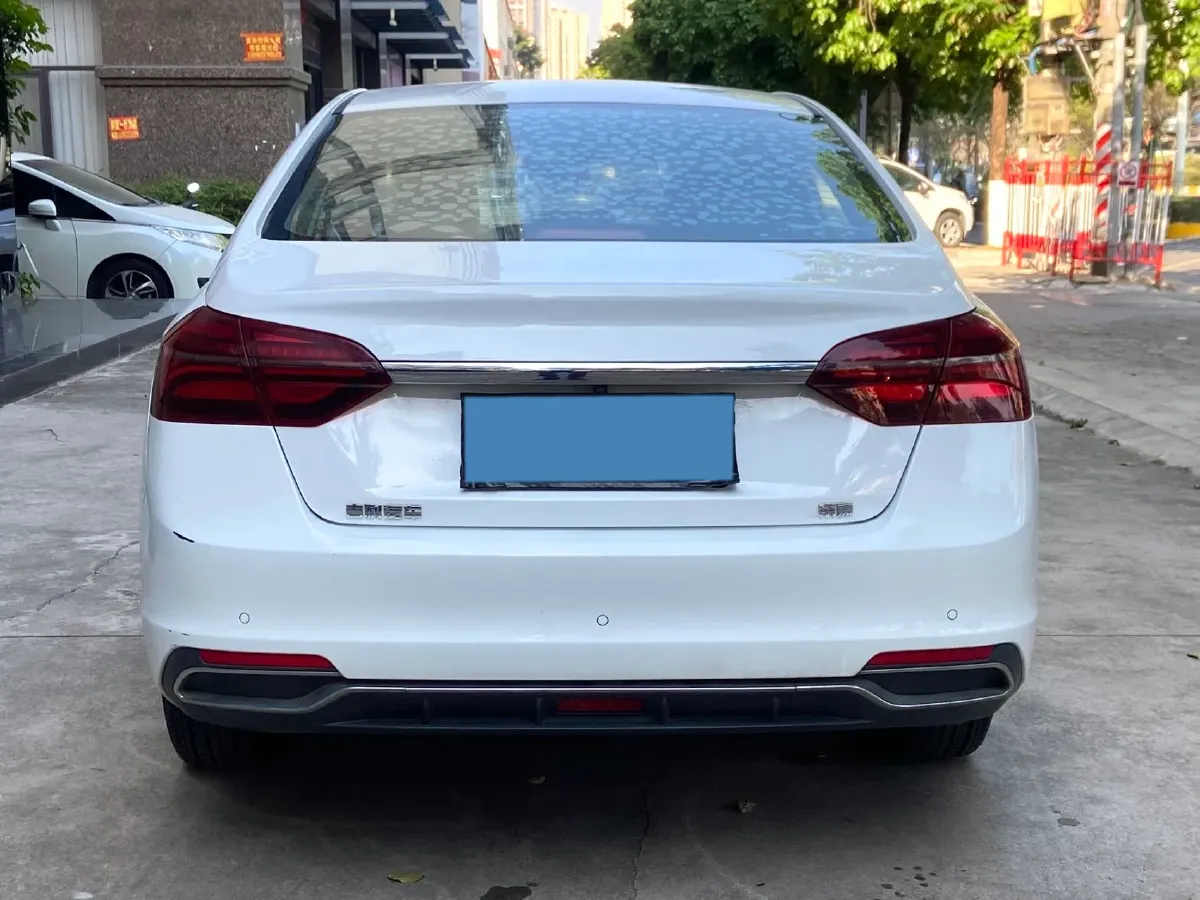 2019 Geely Emgrand 1.5L 109HP L4 5MT,autocango,china used car exporter,china ev exporter,chinese used car exporter,chinese used ev exporter