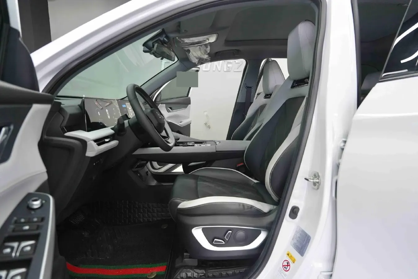 2023 ChangAn CS75 Plus 1.5T 188HP L4 8AT,autocango,china used car exporter,china ev exporter,chinese used car exporter,chinese used ev exporter