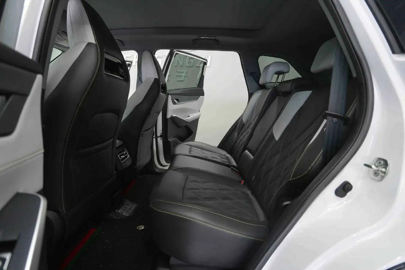 2023 ChangAn CS75 Plus 1.5T 188HP L4 8AT,autocango,china used car exporter,china ev exporter,chinese used car exporter,chinese used ev exporter