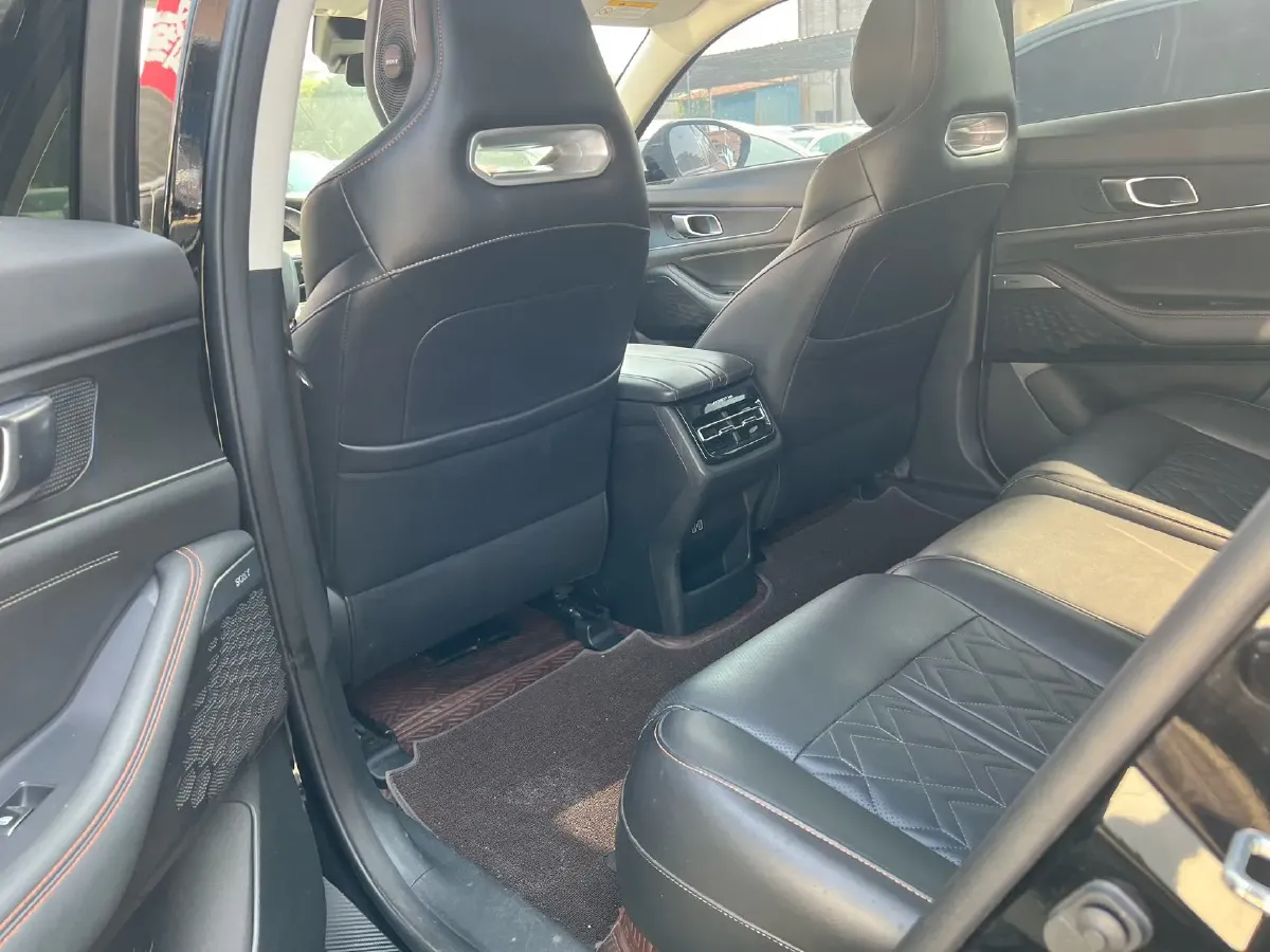 2021 ChangAn UNI-K 2.0T 233HP L4 8AT,autocango,china used car exporter,china ev exporter,chinese used car exporter,chinese used ev exporter