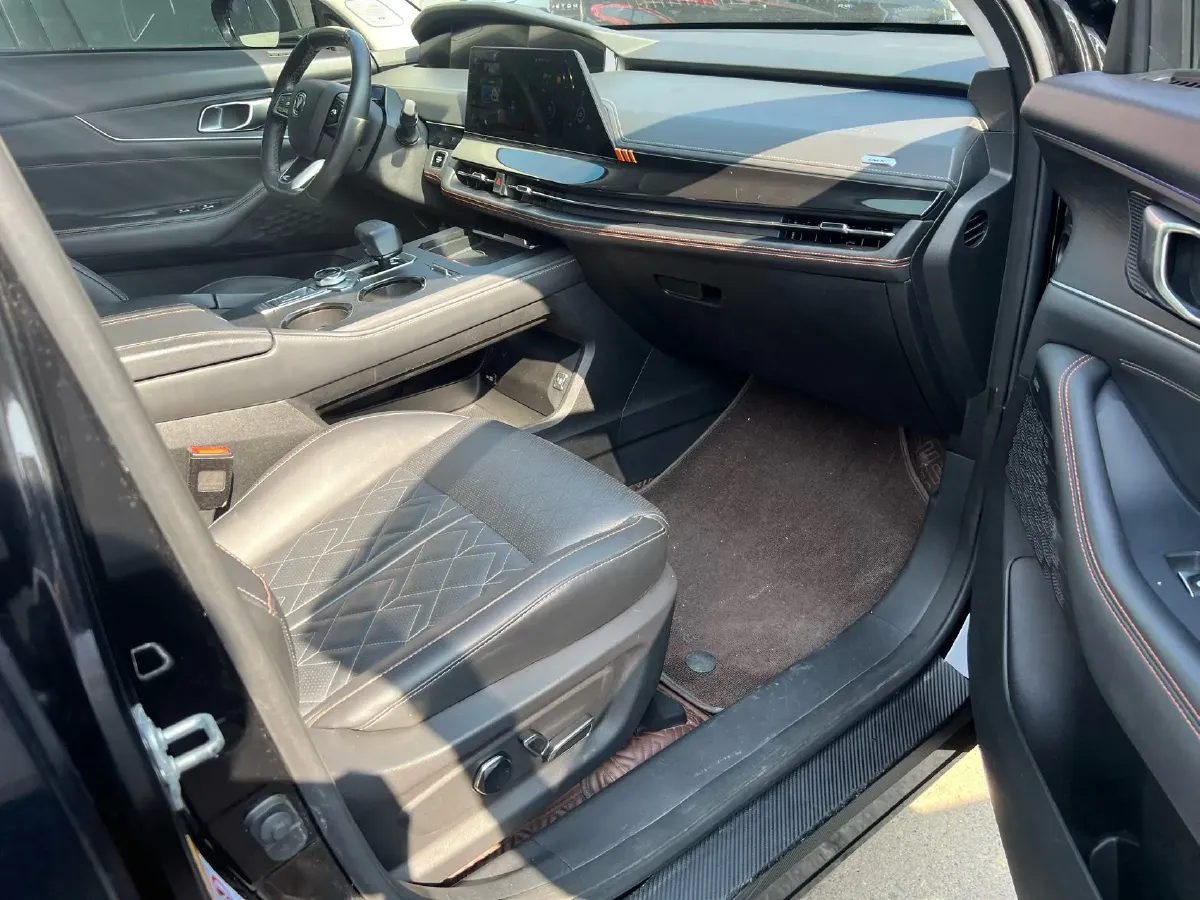 2021 ChangAn UNI-K 2.0T 233HP L4 8AT,autocango,china used car exporter,china ev exporter,chinese used car exporter,chinese used ev exporter