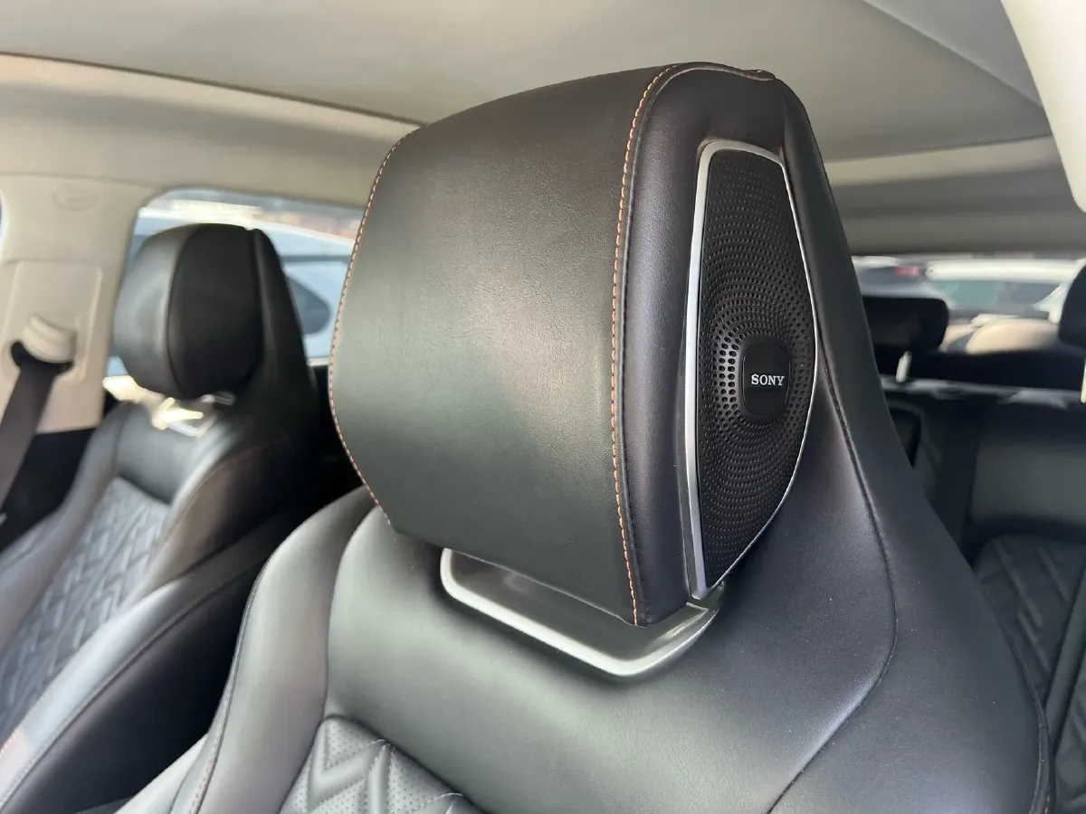 2021 ChangAn UNI-K 2.0T 233HP L4 8AT,autocango,china used car exporter,china ev exporter,chinese used car exporter,chinese used ev exporter