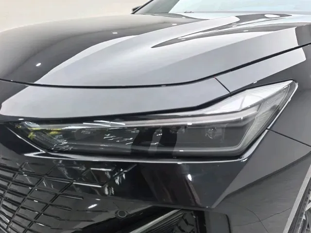 2023 ChangAn UNI-V 1.5T 188HP L4 7DCT,autocango,china used car exporter,china ev exporter,chinese used car exporter,chinese used ev exporter