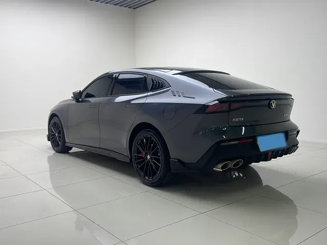 2023 ChangAn UNI-V 1.5T 188HP L4 7DCT,autocango,china used car exporter,china ev exporter,chinese used car exporter,chinese used ev exporter